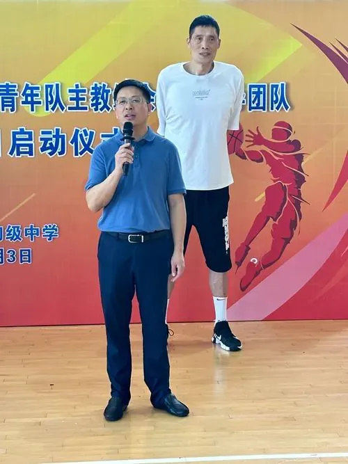 青少年学生篮球训练营发言稿_2